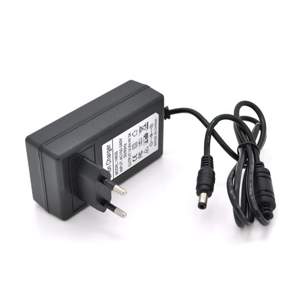 Зарядний пристрій для акумуляторів LiFePo4 12V(14,6V),4S,3A,штекер 5.5*2.5,з індикацією,BOX,(80*43*30 mm)