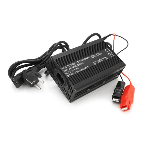 Зарядний пристрій для акумуляторів LiFePo4 60V(73V),20S,4A, + крокодили,135x90x50mm. 600 г