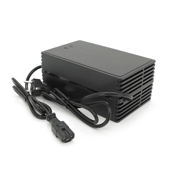 Зарядний пристрій для акумуляторів LiFePo4 48V(58,4V),16S,8A,500W, штекер Triangle plug (T-tipe / C13 / IEC). індикація, 220х122х86mm, 1.5kg