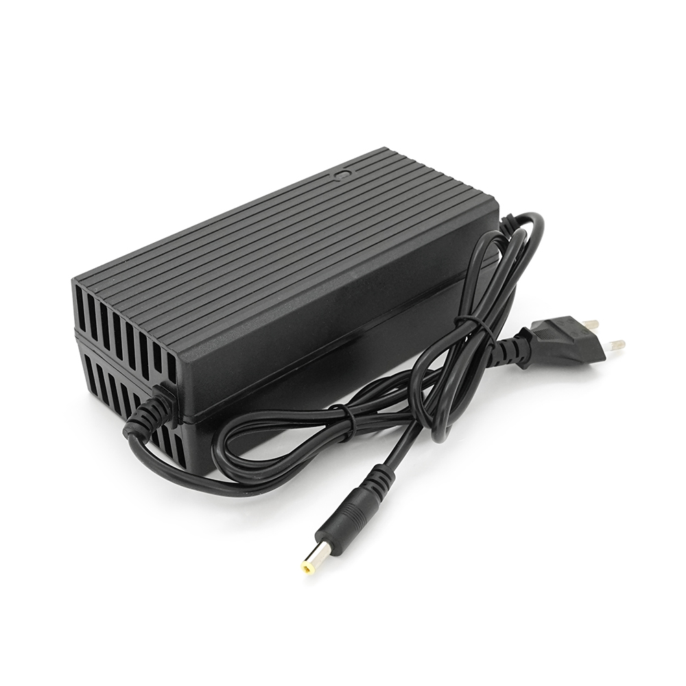 38566 Зарядний пристрій для акумуляторів Li-ion 36V(42V),10S,5A,штекер 5.5*2.5,з індикацією,BOX - Зображення 1