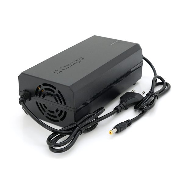 Зарядний пристрій Jinyi для акумуляторів LiFePo4 60V(73V),20S,4A,штекер 5.5*2.5,з індикацією,BOX