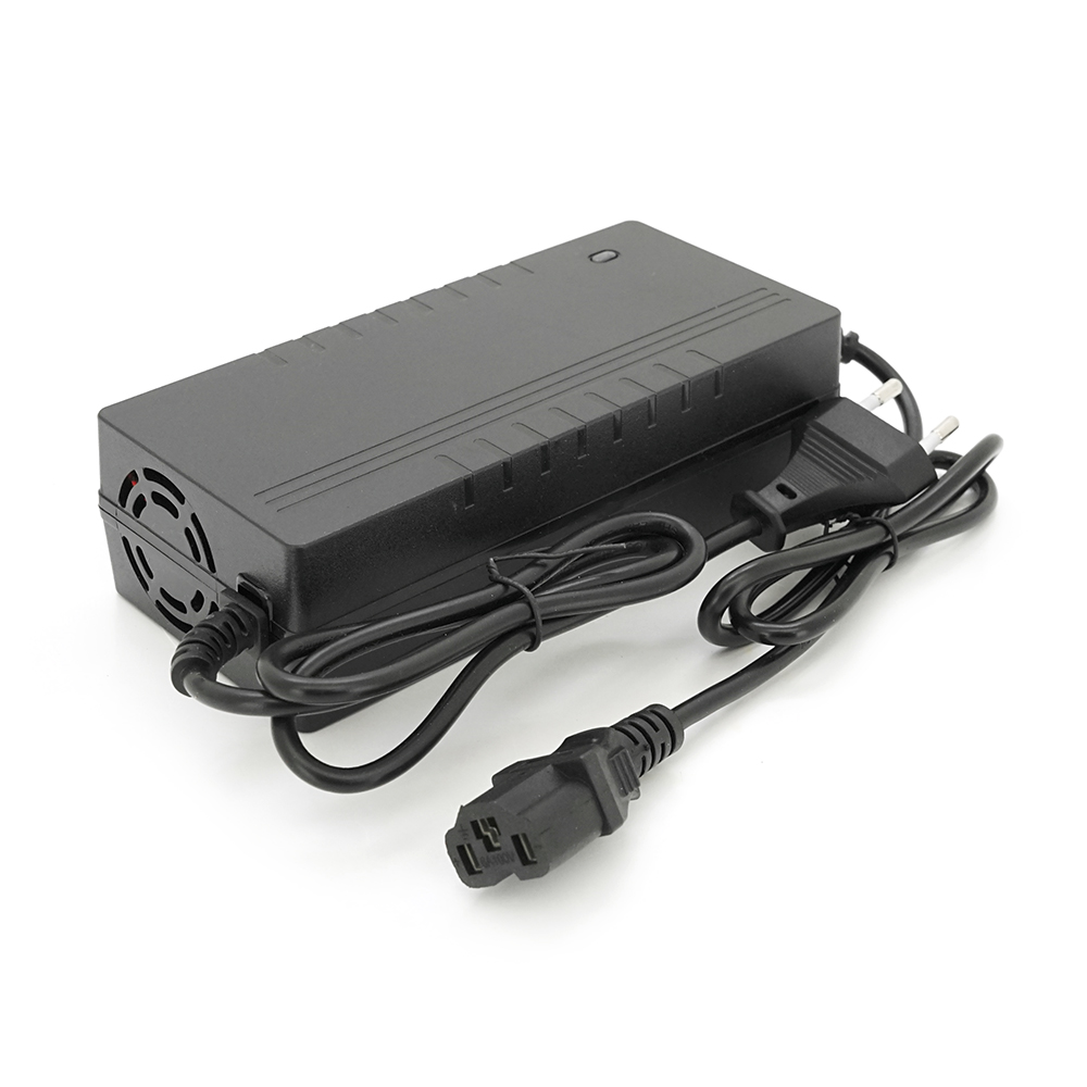 36758 Зарядний пристрій акумуляторів Li-ion 16.8V, 5A, , роз'єм Triangle plug (T-tipe / IEC / C13 N+L-), LED-індикація - Зображення 1