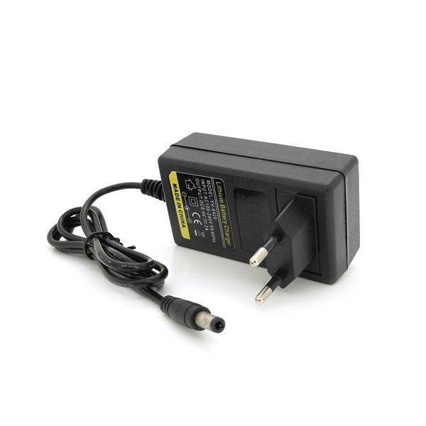 Зарядний пристрій для акумуляторів Li-ion 8.4V2A,штекер 5,5х2,5мм, LED-індикація