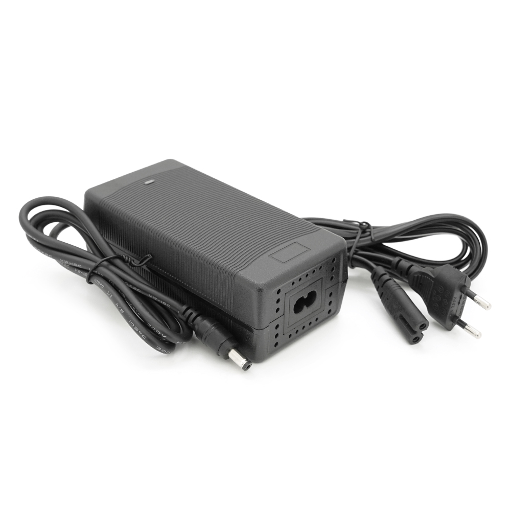 36946 Зарядний пристрій для акумуляторів Li-ion 16,8V,4S,6A, штекер 5,5х2,5мм, 135x55x45mm - Зображення 1