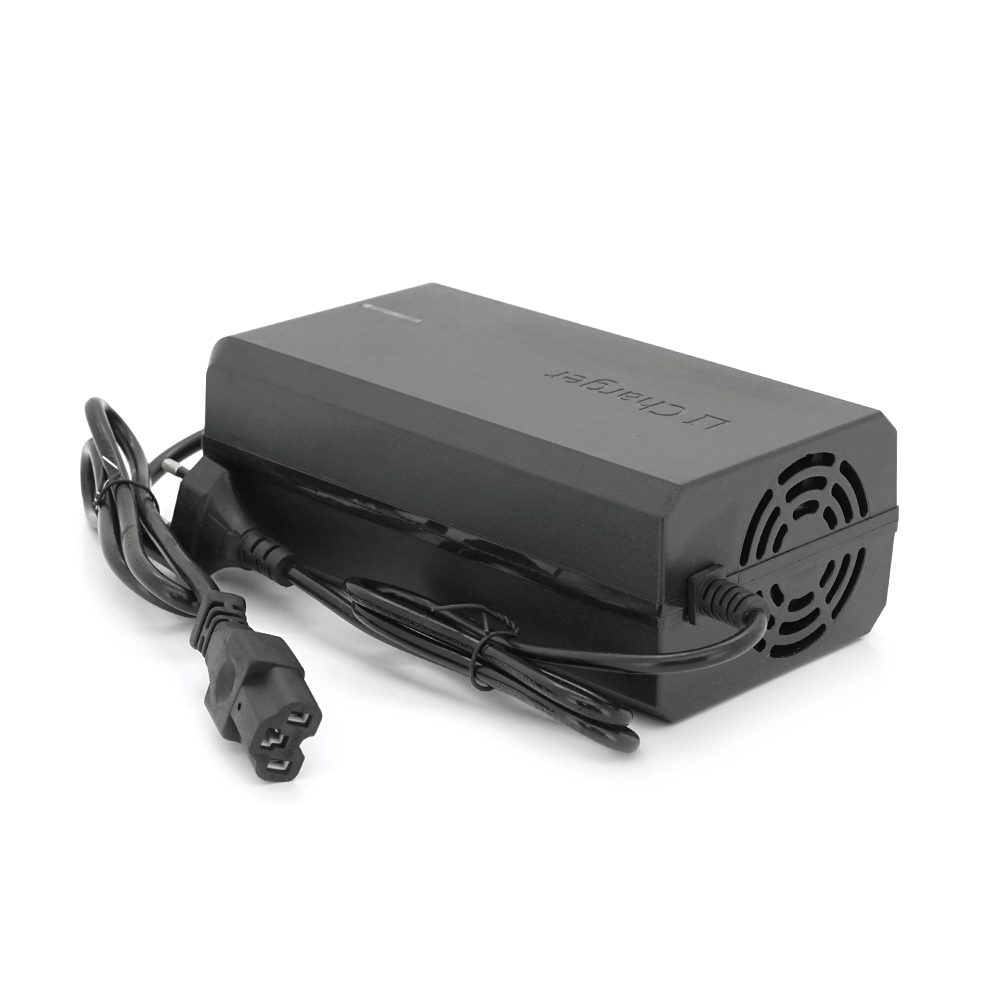 39372 Зарядний пристрій для літієвих акумуляторів 72V5A (Max.:84V / 5A), штекер Triangle plug (T-tipe / IEC / C13 N+L-) , з індикацією, BOX - Зображення 1